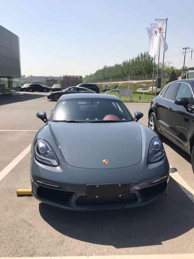 保时捷911-#外观好看 
 就是好看才买的这款车这代718，虽然说改了部分，但更像性能跑车了，很像他的老大哥911。尾灯和四眼大灯确实是一道路上的风景。唯一的遗憾就是没有买敞篷版的敞篷版在外观上面可以更上一层楼。
#油耗满意 
2.0t的跑车跑12个油已经算是很不错了，开始加了两次95，后面多加了98号比95动力好发动机声音也好听很多，虽然说只是四缸声浪排气还是有点跑车的意思的。
＃动力出色 
加速非常的流畅，无伦兹止不怎么明显，PDK的变速箱发挥了很大的作用，关了启停后不会空挡滑行，反正偶尔飙车还是很