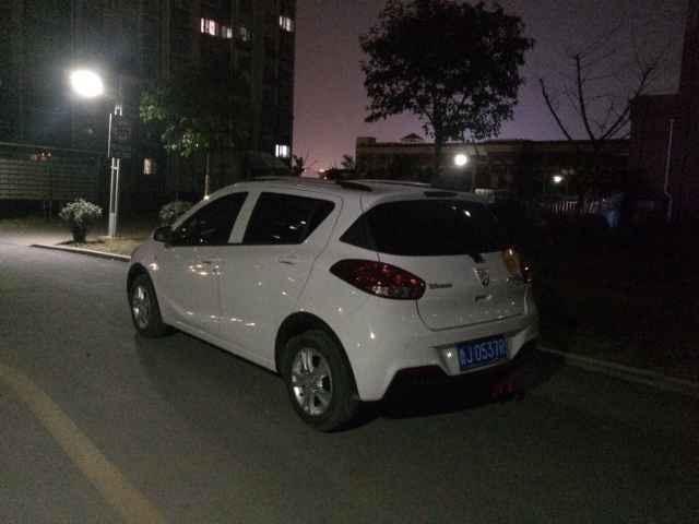 油耗：加一次油160元上修路，不好走，油耗有点上来了，现在天冷，看看不开空调能不能再低点
保养：保养了6次左右保养，除了开始光换的机油做了一次大保
故障：基本没出过啥问题，就是后来雨刷刷的不干净，换了个新雨刷
最满意：油耗，现在跑了2.6万了因为上班地方比较近，而且比较宅，偶尔出门，平均一个月进一次加油站就可以了，都说养车费用大，我觉得对我这个月光族来说丝毫没有压力，第二个满意的地方就是空间了，上次回老家，座椅放倒，我冬天的衣服，被子，一趟就拉回去了，打买了小宝后，我的生活品质一下就上来了，下雨下雪也不愁