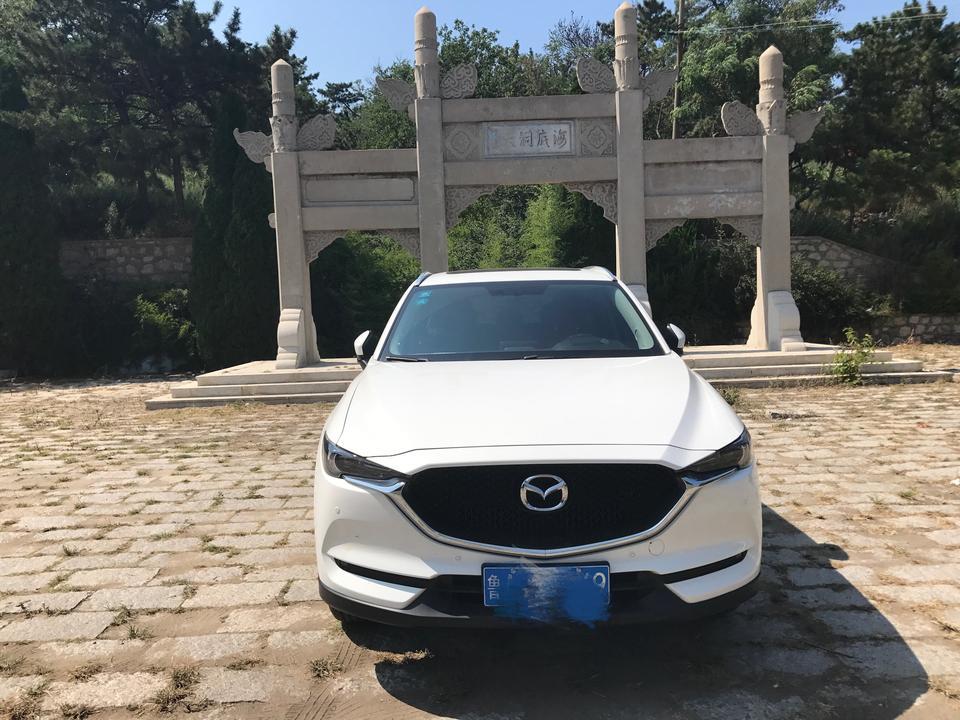 购车总价 | 裸车219800吧，落地24.5左右，具体记不清了，没有加装任何东西，纯素车，性价比可以说物有所值，算不上物超所值
同级对比 | 同时看了奇骏和自由光，最后倾向于颜值的我选了马自达，当然另一个重要原因是他的变速箱和发动机的匹配，使我试驾体验最优秀的一款，还有就是创驰蓝天技术了，选车的时候就坚持要自然吸气搭配手自一体，最终选择了马自达，其发动机与变速箱的匹配几乎可以说完美，并且新一代配置也比较丰富，比奇骏好不少，奇骏空间占优，但是还是放弃了
故障吐槽 | 不过对他的悬挂我是真的服，太硬，过个减