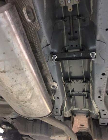 购车总价 | 裸车：24.3万 保险加购置税全下来27.4万送的护板脚垫，
颜值 | 我最喜欢的就是楼兰这个外观了，喜欢的不要不要的，这也是萝卜青菜，各有所爱，我就是喜欢，这外形，这大灯，都是我的最爱，尤其是发动机，纯进口，
故障吐槽 | ，皮薄呀，地球人都知道，刹车硬，悬挂硬，音响没有想象中那么好，差距还是有的，冷启动转速偏高，
油耗 | 这车油耗还真心不错，市区内开，才9个油耗，这是非常不错的，高速更省油，6.7个油耗，综合油耗8个左右，
同级对比 | 非常喜欢日系车，因为发动机都比较靠谱，油耗都很低