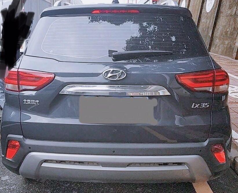 本田cr-v-购车总价 | 裸车价13万左右。
同级对比 | 选车时候看了很多车型、比较想买SUV，后面去试驾了35、CRV、哈佛H6、逍客、CS75等车型，一个个的排出、最后三款车型比较难选择，35、CRV、逍客。CRV动力不错、空间表现良好，逍客后排空间不足、动力一般。但是两种价格过于偏高。最后选择35，第一就是空间大，第二就是2.0L配6手自一体。
故障吐槽 | 车子的隔音做的不是很好，胎噪有点大，平时开车有点难受，久了勉强能接受了。
空间 | 空间很宽敞，非常大，一米八几的坐起上去头部空间都十分充