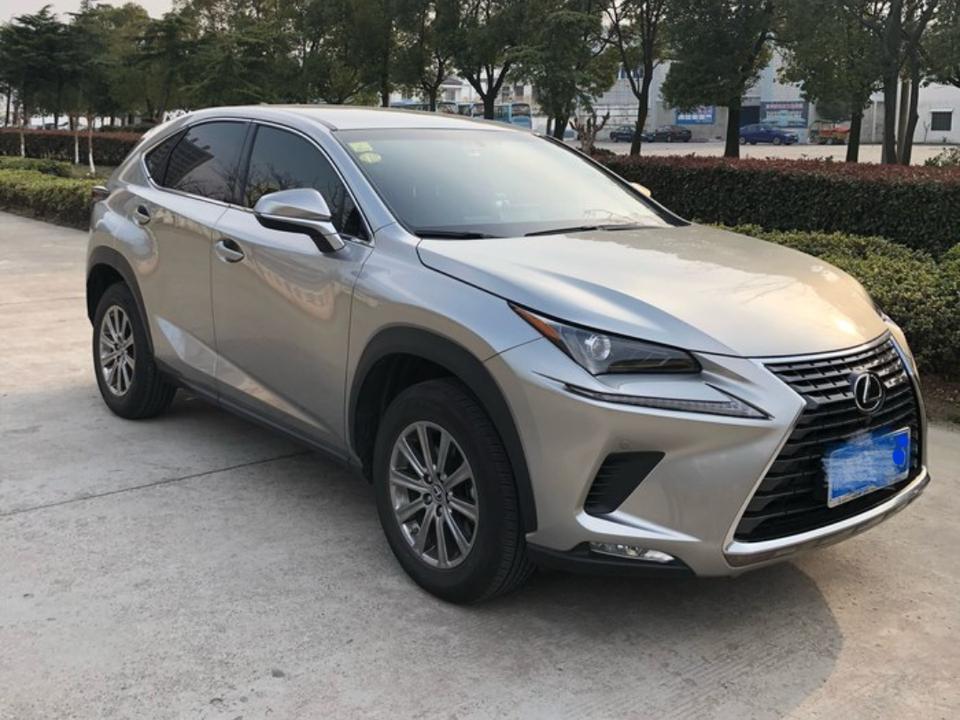 购车总价 | 我买的这辆车是雷克萨斯NX锋尚版，裸车价是33.6万。当时4s店正在搞活动，所以给我优惠了8000元钱。我这辆车的落地价是37万。
同级对比 | 与雷克萨斯NX同级别的车有奥迪Q5,X3通过车型之间的对比，感觉Q5的价格稍微高一些，而X3的座椅感觉有点太软了。
故障吐槽 | 目前我这辆车没有任何问题。所以在这里就不吐槽了。车的质量怎么样？有待于后期考验。
空间 | 雷克萨斯NX的空间还是可以的，我是一个1.82米的高度，坐在前排座椅上头上，还有一拳多的距离，感觉空间是这辆车的亮点，在这辆车的