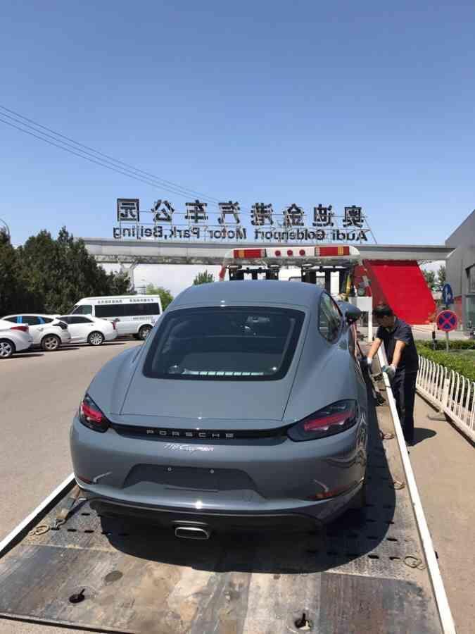 保时捷911-#外观好看 
 就是好看才买的这款车这代718，虽然说改了部分，但更像性能跑车了，很像他的老大哥911。尾灯和四眼大灯确实是一道路上的风景。唯一的遗憾就是没有买敞篷版的敞篷版在外观上面可以更上一层楼。
#油耗满意 
2.0t的跑车跑12个油已经算是很不错了，开始加了两次95，后面多加了98号比95动力好发动机声音也好听很多，虽然说只是四缸声浪排气还是有点跑车的意思的。
＃动力出色 
加速非常的流畅，无伦兹止不怎么明显，PDK的变速箱发挥了很大的作用，关了启停后不会空挡滑行，反正偶尔飙车还是很