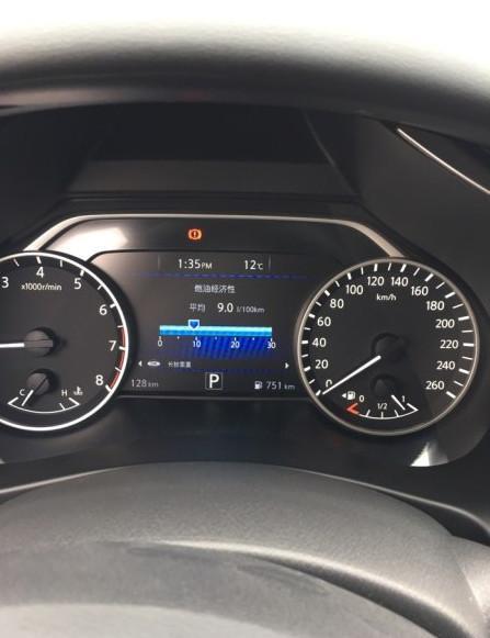 购车总价 | 裸车：24.3万 保险加购置税全下来27.4万送的护板脚垫，
颜值 | 我最喜欢的就是楼兰这个外观了，喜欢的不要不要的，这也是萝卜青菜，各有所爱，我就是喜欢，这外形，这大灯，都是我的最爱，尤其是发动机，纯进口，
故障吐槽 | ，皮薄呀，地球人都知道，刹车硬，悬挂硬，音响没有想象中那么好，差距还是有的，冷启动转速偏高，
油耗 | 这车油耗还真心不错，市区内开，才9个油耗，这是非常不错的，高速更省油，6.7个油耗，综合油耗8个左右，
同级对比 | 非常喜欢日系车，因为发动机都比较靠谱，油耗都很低