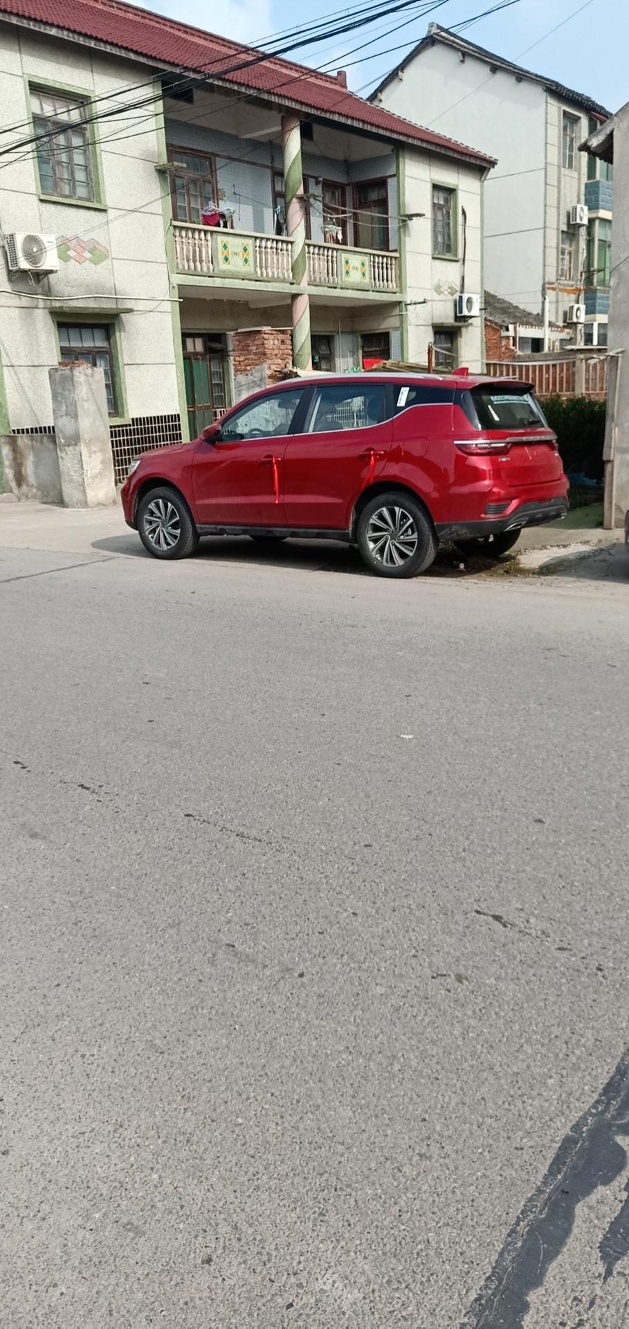 远景x6-开了2月，感觉蛮好，就是最近看了刹车片下面生锈了，正常吗？