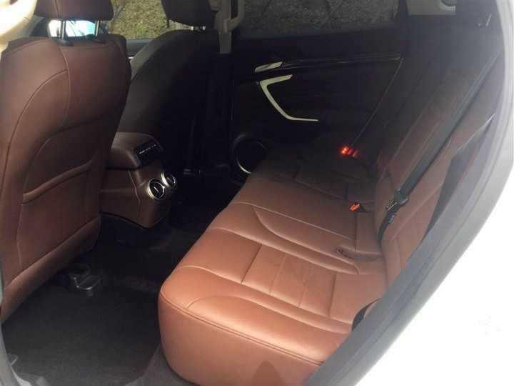 wey vv7-购车总价 | 裸车价16.5万，车辆购置税1.5万，保险6千，上完牌子一共花费18.6万元。
同级对比 | 看了现代的新途胜，标志的4008，这三款车比较后选择的vv 7。新途胜性价比还是很高的，价位也便宜，就是空间小点，4008外形内饰都不错，性价比不高，价格偏贵，vv7空间大配置高，价格还可以。
空间 | 很满意的一点，在这个价位里是空间非常大的，前排调整好，后排坐三个大人一点不拥挤，而且可以翘起二郎腿来。
驾驶体验 | 这方面不太懂，不过虽然车身比较大，但是方向很灵活，动力非常澎湃，