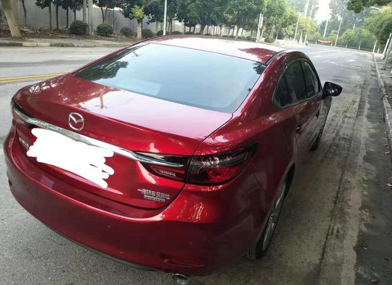 阿特兹-购车总价 | 裸车价在19万上下，总的费用算下来 落地价差不多22.5万
同级对比 | 和同级的迈腾相比 这车的操控是我最满意的 驾驶的时候 反应非常灵敏 很容易上手 ，性价比也很高 该有的都有 总体很满意 所以选择了它
空间 | 空间作为家用是完全足够了，内部空间很大 前排驾驶空间宽裕 我个子小 坐后排觉得很宽松 后备箱空间偏小了点 不过日常的东西还是放得下
颜值 | 外观的设计我还挺喜欢的 前大灯是像鹰眼的设计 给人一种犀利的感觉 车身侧面线条也很流畅 内饰味道也不重
内饰 | 内饰个人感觉有