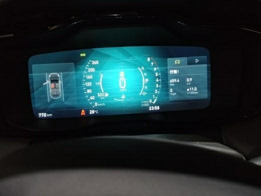wey vv5-购车总价 | 裸车的价格在175000元，加上车辆购置税17500以及车辆的保险6500，还有上牌费用几百块钱，落地价格不到20万。
同级对比 | 同级别车型中也看了一下新款的VV5。发动机基本都差不多，但是感觉vv5的外观不是特别喜欢，毕竟喜欢领克的灯。
驾驶体验 | 这款车发动机动力采用的是2.0t发动机，感觉动力方面十足，而且加速很给力，所以操控比较好。
油耗 | 油耗基本能控制在八到11升油左右，主要是看你在什么路况行驶，拥堵和不拥堵路况油耗也相差的比较多。尽量不要急加油门儿。
空