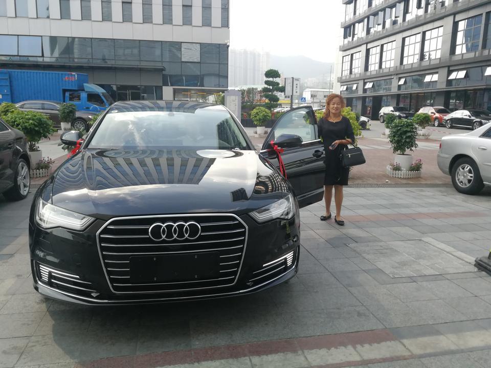 奥迪a6l-11-12提车,行程1100公里，其中纯电约200公里，平均油耗8升，综合不会算，开起来特别容易上手，方向盘特别轻快，但指向精准，动力说不上强大，但总是足够给力，全景影像再清晰点就好了，昨天倒车看不准位置，蹭了一下，心疼死了.临牌中，等上了绿牌，分享精华帖，下面附上些用车照片，分享下
