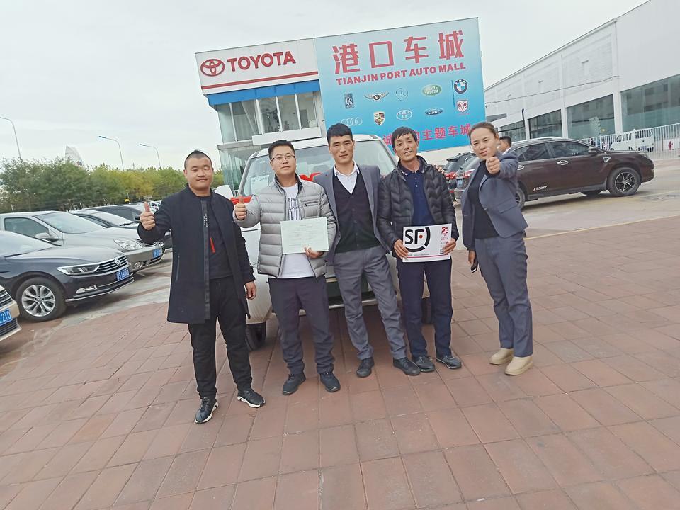 中东版日产途乐超强的越野性能，#外观大气 豪华大气的外观设计，舒适宽敞的内饰布局，在动力性能上也有所提升。#安全配置丰富 中控台设计的更加时尚简约，功能按键布局清晰，#乘坐空间满意 第二排空间充裕，乘客丝毫不会感到拥挤，轻松享受驾驶之旅。#后备厢空间大 后备箱简直都可以当货车用了，#高速油耗满意 在城市行驶油耗基本在16-17升油耗，总体来说对我这么大的车身及排量来说，总算可以了，并且对于价格来说也算对的起这款车了，总之物超所值！