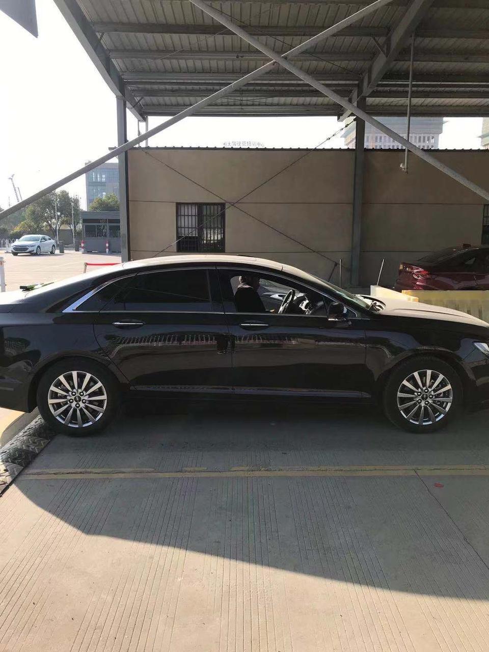 林肯mkz-购车总价 | 落地27万
空间 | 美国车，都是外大内刚好的类型，坐进去挺充实感
驾驶体验 | 不上高速一般都是开舒适模式，减震挺好的
颜值 | 根据个人喜欢吧，外型设计给我的感觉就是豪华车
