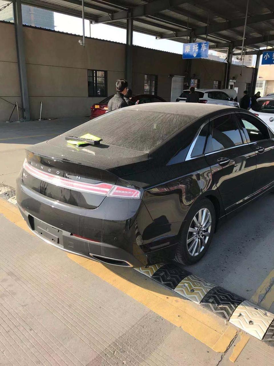 林肯mkz-购车总价 | 落地27万
空间 | 美国车，都是外大内刚好的类型，坐进去挺充实感
驾驶体验 | 不上高速一般都是开舒适模式，减震挺好的
颜值 | 根据个人喜欢吧，外型设计给我的感觉就是豪华车
