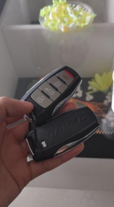 长安cs85 coupe-购车总价 | 裸车12万6，办完还不到15万，高配低价是国产车的优势。
同级对比 | 最开始选了长安CS85，后来看着邻居买了辆哈弗，借来开了一会还挺满意，哈弗在国产SUV里算是打出名气来了，十来万就能买这样的配置真的是很划算了，选这辆准没错。
空间 | 很宽敞，坐后排翘二郎腿都没有问题，平时我车上都坐5个人，没觉得挤。
驾驶体验 | 方向盘有特点开慢的时候很轻，上了高速明显感觉重了不少，应该是为了安全考虑吧，转向没有虚位。刹车有些偏软，现在适应了感觉很舒服。座椅相当软跟沙发一样