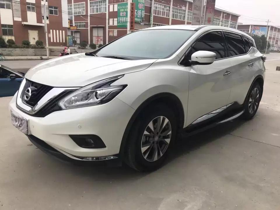 楼兰-购车总价 | 小兰当时指导价27万多，优惠了3万，当时加保险，购置税。落地在28万多。
同级对比 | 当时就看中了小兰的舒适性，号称日产大沙发。还有一个重要原因就是不喜欢带t的车型，总感觉自吸发动机毕竟经过了几十年的沉淀。还有不得不佩服日产发动机。
故障吐槽 | 目前没有出现过别的情况，就是上车挂倒挡的时候，中控屏幕切换的有点慢。
空间 | 本人身高170，调好前排后做入后排感觉挺宽敞的，后排做3个人一点也不压抑。后备箱空间挺大的。
驾驶体验 | 动力输出特别线性，方向盘指向精准，悬架调教适中，过滤