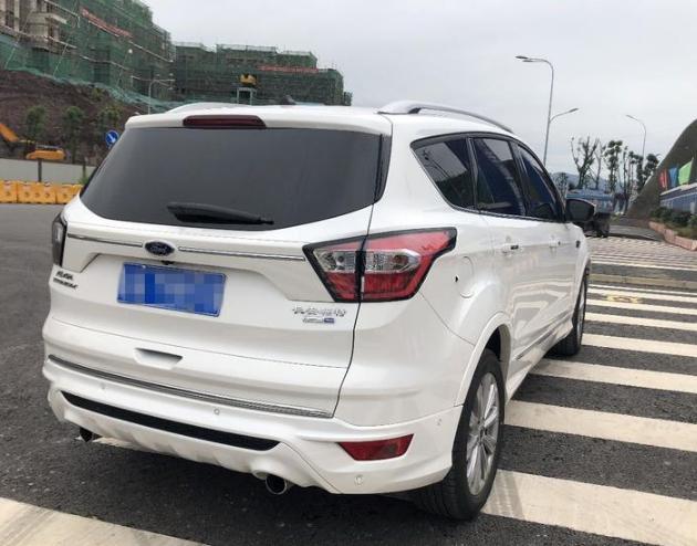 购车总价 | 买的时候优惠力比较多。裸车价在22.4万。落地价在25万左右。
同级对比 | 对比过汉兰达和昂科威。但是经过试驾感受后，对比价格配置参数之类。觉得汉兰达的配置不如翼虎的好。昂科威的外观内饰都显得比较老气，所以就选择了翼虎。
空间 | 他的空间还是比较大的，后排也有独立的空调出风口。后备箱是电动加感应尾门。所以用起来十分的方便。
颜值 | 外观比较沉稳大气富有力量的。有美系肌肉车的特点，车身平直的肌肉线条让车看起来有硬汉的风格。
驾驶体验 | 驾驶起来感受真的没得说。本身定位就是偏运动的车型。