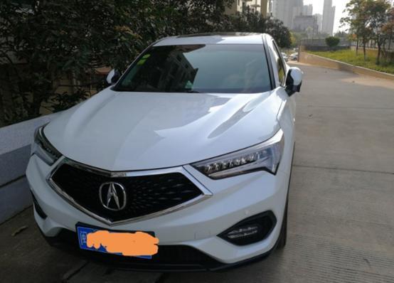 购车总价 | 福建泉州，裸车26.68万，购车总价30万。
同级对比 | 试驾了讴歌CDX和奥迪Q3，觉得Q3的隔音效果和滤震效果都没有CDX好，再加上CDX后排要比Q3稍微大一点，所以就买了CDX。
空间 | 后排乘坐空间相当宽敞，坐三个人也不会觉得拥挤，后备箱也是大的没的说，装载表现十分优秀。
油耗 | 综合油耗百公里只有6L，高速巡航还能更低，真心特别省油，燃油经济性让我非常满意。
