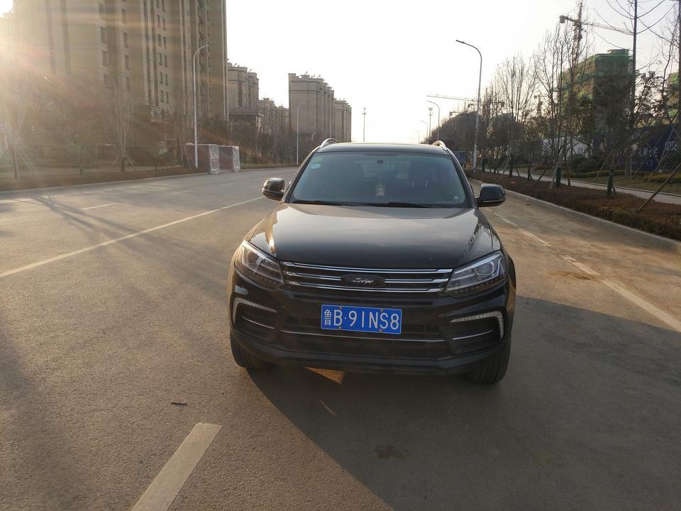 众泰t600 coupe-这个车我个人感觉油耗还可以市区10个油左右告诉8个到9个之间！刚买回来没多久我就跑了几趟长途从青岛到黑龙江一个来回就是五六千公里，很不错的小六子，座椅很舒服家里人都很喜欢，空间也大回到东北带很多海鲜回来又带了很多特产，还带了很多行李一点也不挤，就是动力不太好1.5T的发动机带着这么大的一个大家伙实在是有些吃力，再就是售后，售后服务不太好，态度很差，只有维修的小师傅还算热情，每次去没修真的不愿意和售后的多说话。