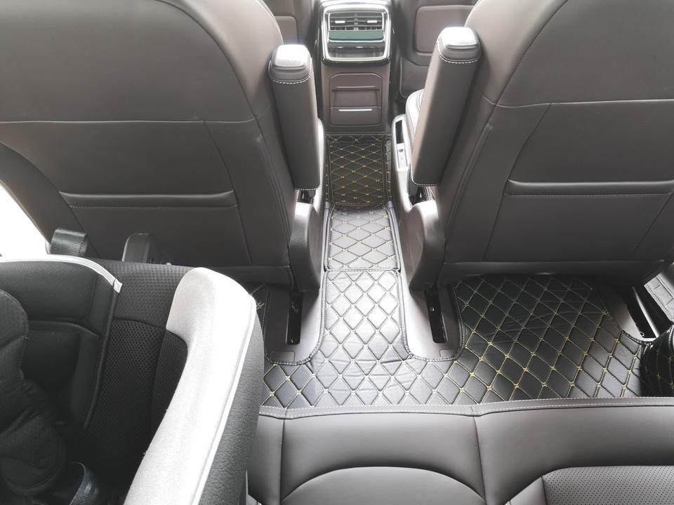 购车总价 | 裸车182800，加上7座1000元，爱享包5000元，一共188800，数字吉利，再加上保险上牌乱七八糟的，落地196000
同级对比 | 其实对于我来说选择的空间不大，就是想要一辆插电混动的MPV，这样看来，传祺GM不但没插混，而且太商务，宋妈内饰不好看，尺寸也不大，奥德赛也没有插电混动的，大捷龙就贵的飞上天了，这样一看，嘉际无论是在功能上还是外观内饰上都是首选，加上价格合适，就成为了不二之选了。
颜值 | 外观上，我要的是莫勒海滩银，其实我更喜欢那个深灰色，但是PHEV只有银白蓝三色可
