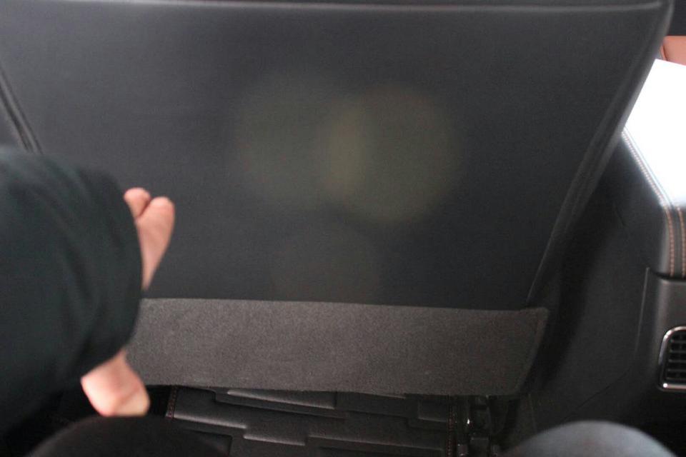 选择这款车，主要看对的是SUV车型，能够适应我们乡村的部分凸凹不平的路段！启辰车有东风日产的血统，发动机就是东风日产的发动机，这样节约用车成本！相比同样的小型SUV长安cs15，铃木维特拉等小型SUV，价格还算合理！下面我就具体说一下这款车的使用感受，
油耗:刚提车不到三个月，综合油耗在7.3左右！国了磨合期应该会降低一些！
空间:继承有东风日产的血统，座椅比较舒服！后排坐下后，还有20多公分的距离！1.73米的个头，坐在主驾驶位置，不碰车顶，空间挺宽敞的！座椅位置大了，所以，后备箱不算大，不过，能放下两