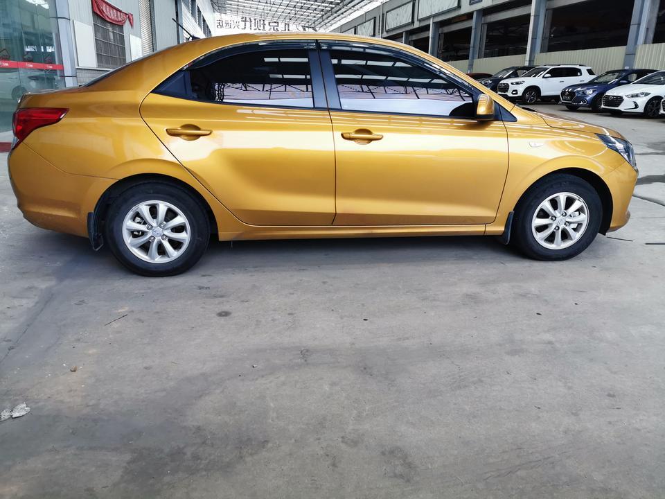 购车总价 | 购车5个月，这车指导价65900元，优惠了3000元，落地7万多点搞定。7万多点买个合资自动挡，表示非常满意。
同级对比 | 合资车，这个级别，这个价位，说真的，感觉没啥对手，看过赛欧，但外观没瑞纳好看，感觉还是瑞纳比较合适。
故障吐槽 | 暂时没有什么故障。
空间 | 空间不算大，毕竟这是小型汽车。女孩子对空间要求也不高，而且平时大部分时间都是我一人用车，够用了。
驾驶体验 | 动力不算很猛，市区代步完全够用，开着很平顺。方向盘很轻，转弯灵活，好开就好。
颜值 | 小巧玲珑，适合女孩子。前