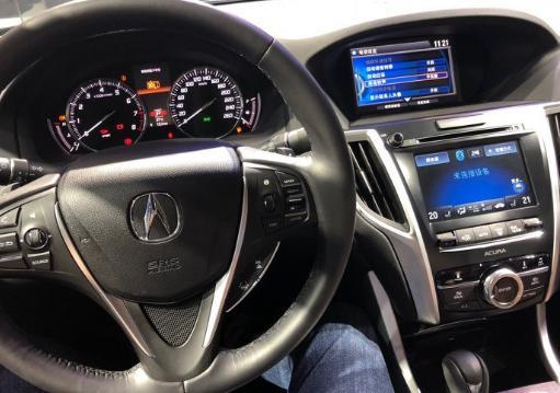 购车总价 | 广东深圳，裸车26.88万，购车总价30.25万。
同级对比 | 买车的时候考虑过雷克萨斯es，但是配置和动力与讴歌TLX-L没法比，而且优惠力度也没有讴歌大。
颜值 | 机器盖上的筋线特别有力量感，两侧腰线也很完美，全LED宝石眼大灯吸睛率超高。
空间 | 乘坐空间方面没得挑，很大很宽敞，后备箱容积也非常大，唯一不足就是后排地台有点高，做中间的乘客时间长了会不舒服。
