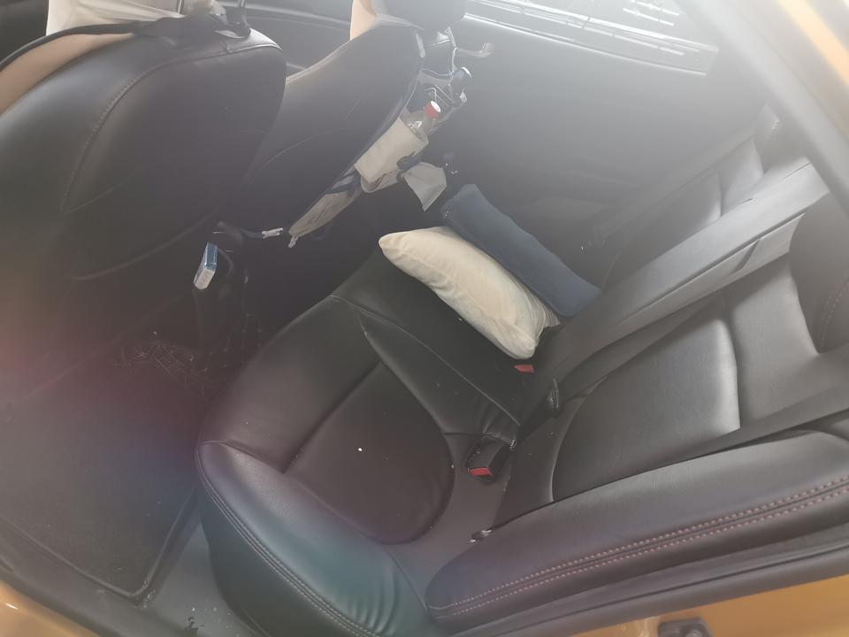 购车总价 | 购车5个月，这车指导价65900元，优惠了3000元，落地7万多点搞定。7万多点买个合资自动挡，表示非常满意。
同级对比 | 合资车，这个级别，这个价位，说真的，感觉没啥对手，看过赛欧，但外观没瑞纳好看，感觉还是瑞纳比较合适。
故障吐槽 | 暂时没有什么故障。
空间 | 空间不算大，毕竟这是小型汽车。女孩子对空间要求也不高，而且平时大部分时间都是我一人用车，够用了。
驾驶体验 | 动力不算很猛，市区代步完全够用，开着很平顺。方向盘很轻，转弯灵活，好开就好。
颜值 | 小巧玲珑，适合女孩子。前
