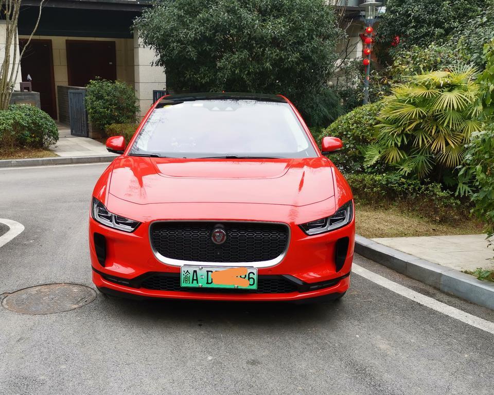 捷豹i-pace-电耗：当赛车开25kwh，日常代步20kwh以内。外观：帅酷。内饰：几乎全真皮包裹，符合身价。操控：动态空悬兼顾舒适与运动。空间：够用，强于汽油车的溜背车型。动力：丝滑顺畅，可以街头暴徒也可以西装绅士。