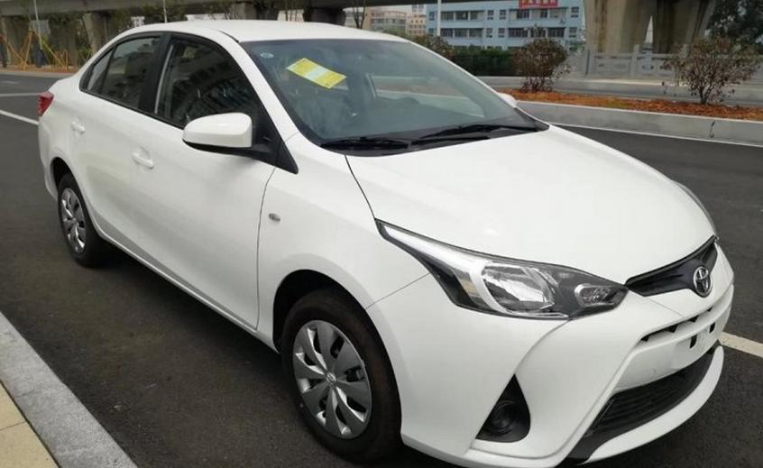 yaris l 致享-购车总价 | 裸车价格9.28万元，比原价优惠了0.3万元，购置税，保险等等，大概花费了1.5万元，整车的落地价不到11万
同级对比 | 同级别我对比的是大众的polo，觉得polo的空间没有致享的大，而且外观上致享更好看，所以购买了致享
故障吐槽 | 我这款车刚提回来不到一个月的时间，暂时没有发现有任何的故障毛病，丰田的车质量很好，后期估计问题也比较少
空间 | 家用来说，空间还是比较足够的，正常的驾驶后排的乘坐都没有什么问题，同级别里他的空间也是比较大的，腿部空间跟头部空间都比较