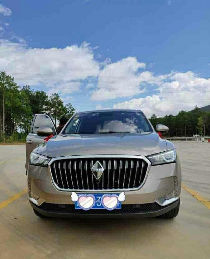 购车总价 | 裸车价19.98万，落地价22.2万。
同级对比 | 一直就看好宝沃这个品牌，也喜欢该车系的外观，当初看了宝沃BX5和BX6，BX6价格贵一点，但空间和动力方面更加好，后来选择了贵一点的BX6。
故障吐槽 | 要说不满意,唯一-的可能就算是油耗了吧,但毕竟2.0T,车身将近1.7吨,过了磨合期应该会低一点。
空间 | 空间够大很宽敞,后排可以坐四个人没问题妥妥的,后备箱呢我觉得够用,中规中矩吧。
颜值 | 我个人觉得很喜欢这种溜背式的设计,仁者见仁智者见智吧。
油耗 | 油耗方面有点偏高，平