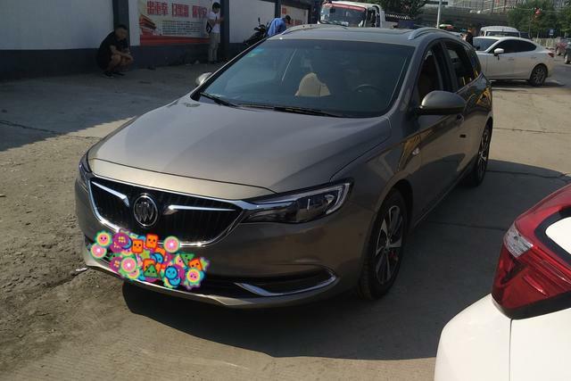 购车总价 | 裸车价10.59万，整体性价比是比较高的，配置什么的都比较齐全
同级对比 | 也同时试驾了高尔夫，感觉阅朗的舒适感要比高尔夫高，开车的时间比较长还是要以舒适感为主
驾驶体验 | 动力还可以，是比较充足的，超车也很轻松，方向盘还挺轻的，比较适合新手开的容易上手
颜值 | 外观很有型，车身框架和线条看起来很利落，车漆的只很不错，很亮
油耗 | 平常喜欢带着家人去自驾游，所以经常走高速，高速的话油耗不高在6.5左右，油耗还是比较满意的
