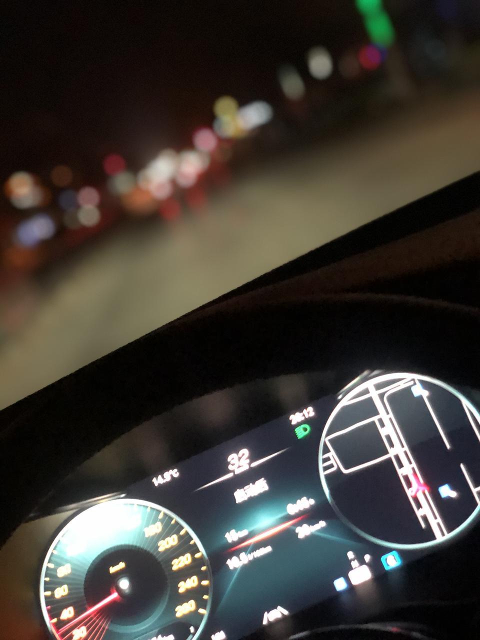 奔驰glc-2020款glc300动感 买了新车一个多月 感觉油耗一直降不下来呢 基本上都是13-15的 我朋友的保时捷卡宴都才十个油 是我开的方式不对吗