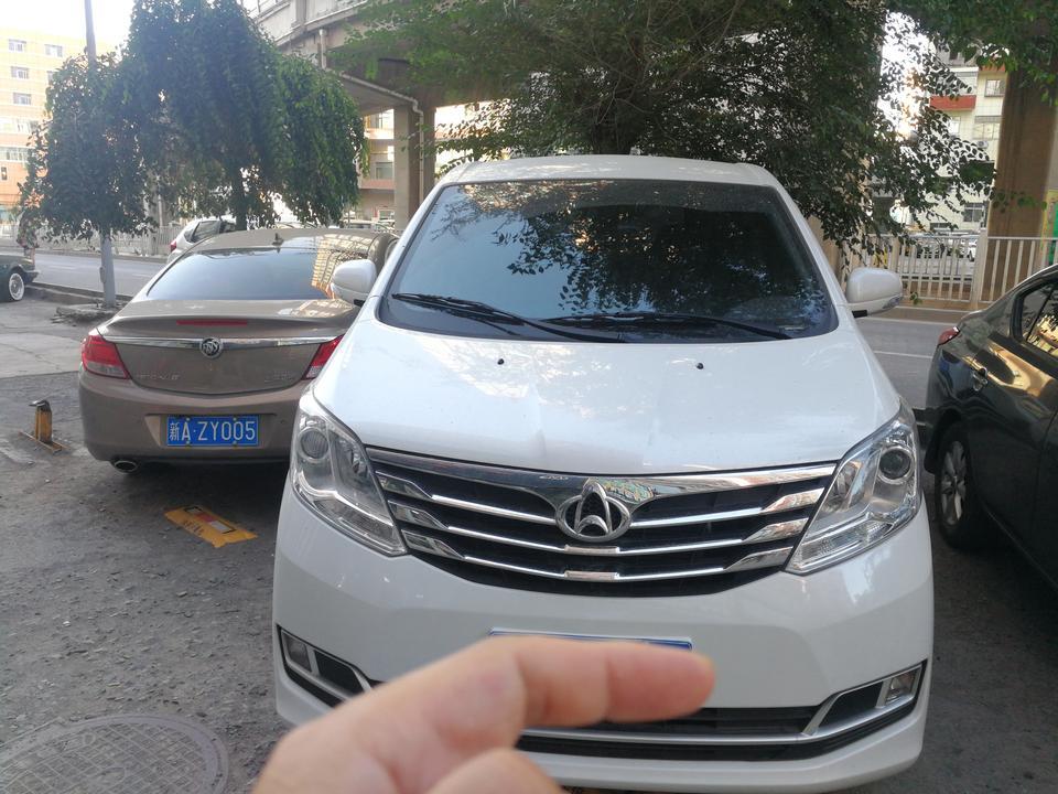 睿行s50-购车总价 | 4.98万
空间 | 比同级别大，座椅可以100%向前折叠，空间巨大
内饰 | 内饰好看，有MPV的样子，中控排挡杆
颜值 | 颜值高，全车模仿丰田埃尔法
油耗 | 四季轮胎平均8.3升，雪地胎平均9升
故障吐槽 | 一年了，没遇到过任何故障
同级对比 | 比同级别五菱宏光外形内饰都好看，空间也比五菱宏光大
驾驶体验 | 5万元以内的车，还谈什么操控，80%的驾驶时间都在80公里/小时
保养维护 | 还没有维修过，保养不超过200元
