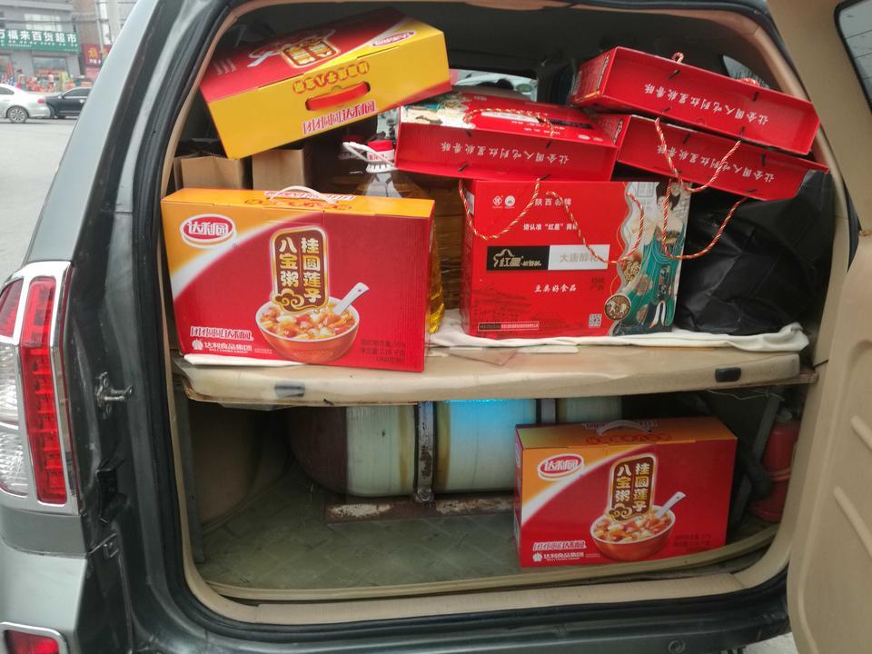 瑞虎3-
        奇瑞早期给人的印象是：奇瑞奇瑞，修车排队，没想到最后我却买了一辆。
        奇瑞瑞虎三的那个小书包挺好看的，挺酷的，像个越野车自从看到它第一眼就喜欢上了。它定义城市紧凑型SUV，这些得益于奇瑞QQ的横空出世，后来看到奇瑞越来越会造车了，其不断成熟的技术和三大件逐渐过关。
        说我的瑞虎三吧，它外形非常小巧好看，DVVT发动机油耗非常低，达到6.7个，作为紧凑型SUV，瑞虎三空间也基本够用。
         对于瑞虎三的操控性我也是基本满意，1.6L，动力尚可