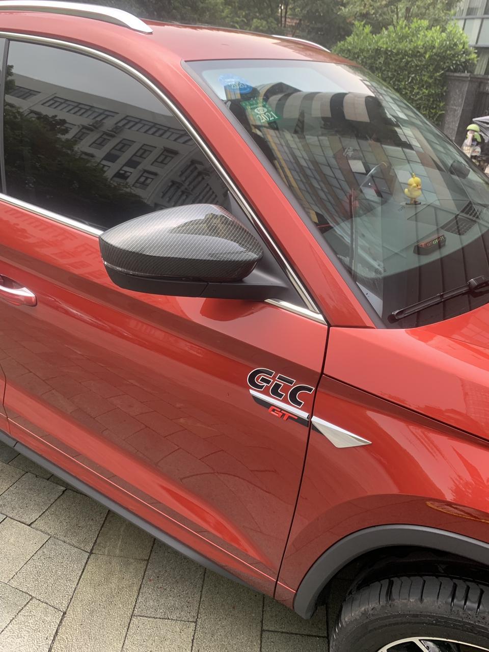 柯迪亚克gt-空间 | 6月订的车. 7.18号提车.   今天9.2号 一个多月开下来. 还没到首保.  给我的感觉。车子是不错. 不管是动力还是空间都OK，但毕竟是SUV 操控还是肉了点 特别雨天 车身高 感觉会漂， 平时95   对于这个油耗 感觉有点高了，2.0T。保持在14-15。觉得有点厉害了。   平时都经济模式去开，也不给重油，还是下不去油耗，不知是不是因为没有上过高速的原因。  主要就是觉得油耗高了点、因为买之前看网评都是10左右，落差大了一丢丢。  
 我是个喜欢改装的人，所以买来马上