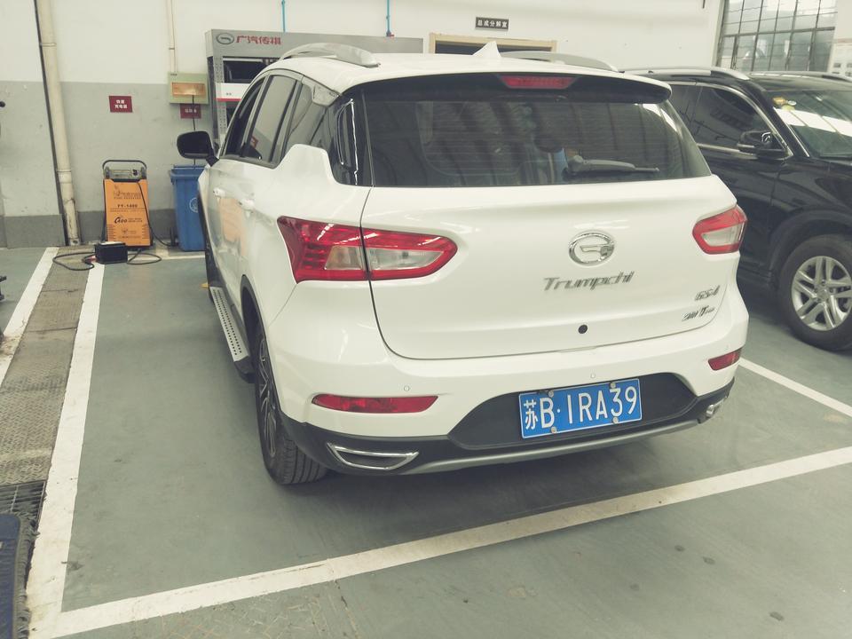 #购车价格：我的车是指导价是9万8的车子，买的时候优惠力度还是不怎么高，只优惠5000块钱，9万3入手的，大概在12万多上路的，当时也没要什么送了一个装潢礼包；
同级车pk：当时看好合资轿车的大众宝来的；后来对比了一下手里这一点预算买合资车配置确实低了一点，也不是真皮座椅。国产车要好一点。舒适性要更适合一点。又是SUV确实不错的啊！

-油耗：油耗表现确实让我还是非常满意的啊！高速上大概可以跑到7-8个油，郊区8个多油。市中心要将近11个油了。其实油耗高低在脚下的，和每个人驾驶习惯不一样的；
-空间：空间