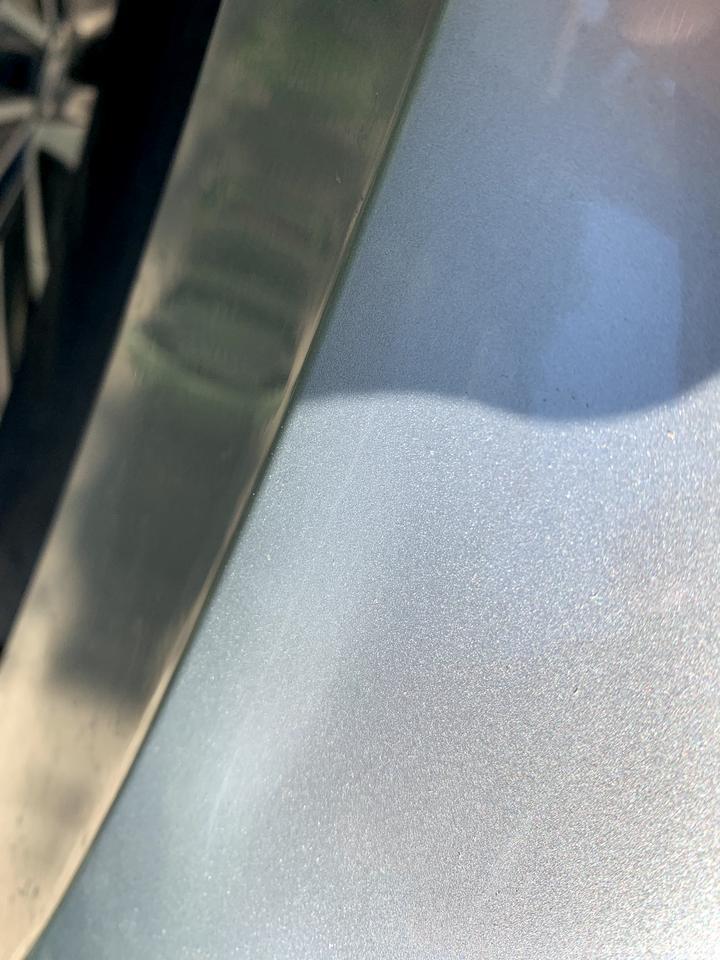 速腾舒适版280水晶银，车漆有轻微划痕，没有漏底漆，有没有什么简单的处理方法或者有没有什么好的推荐产品，牙膏檫过后那一片部位没有光泽啦，感觉这个车漆不好搞呀，划痕也不是特别深 有点强迫症