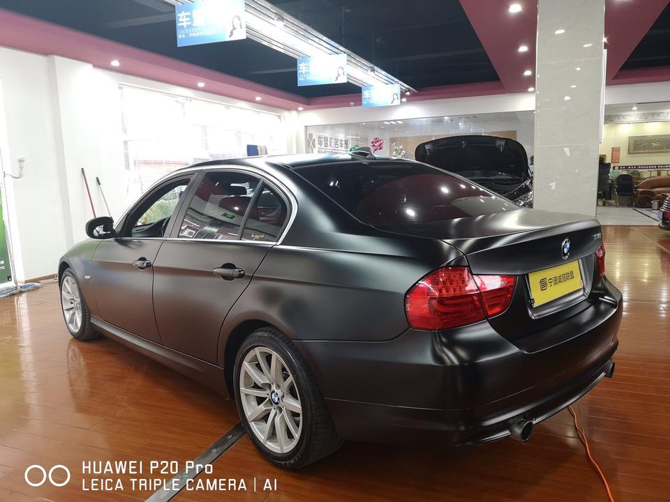 宝马3系-335i N54双涡轮很带劲 原厂300多P 就这动力油耗高点也值了 毕竟人称小M3可以轻轻松松上500P的神车，在娱乐中还能顾家的四门好车 车况好开开很舒服  虽没有大拨片 但是G37也没机会超车 