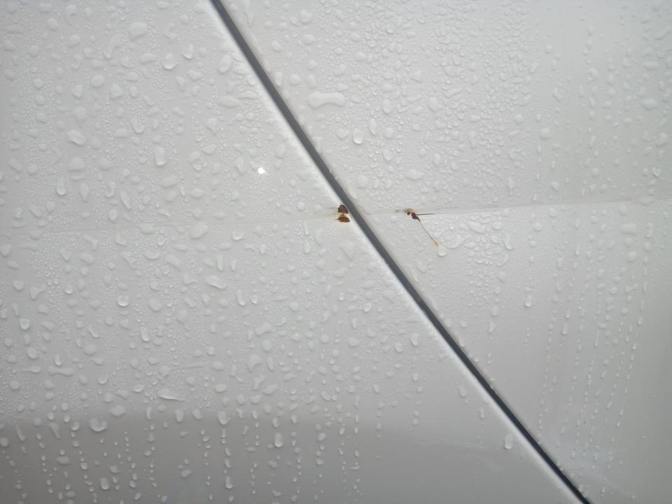 逸动DT两侧车门剐蹭，一侧严重点，前面还有一点，请问大神，得多少钱？