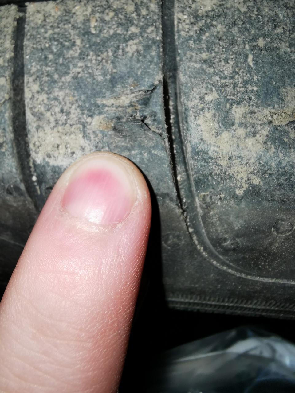 领克03-轮胎不小心搞到了 这样跑高速没事吧 前胎哦