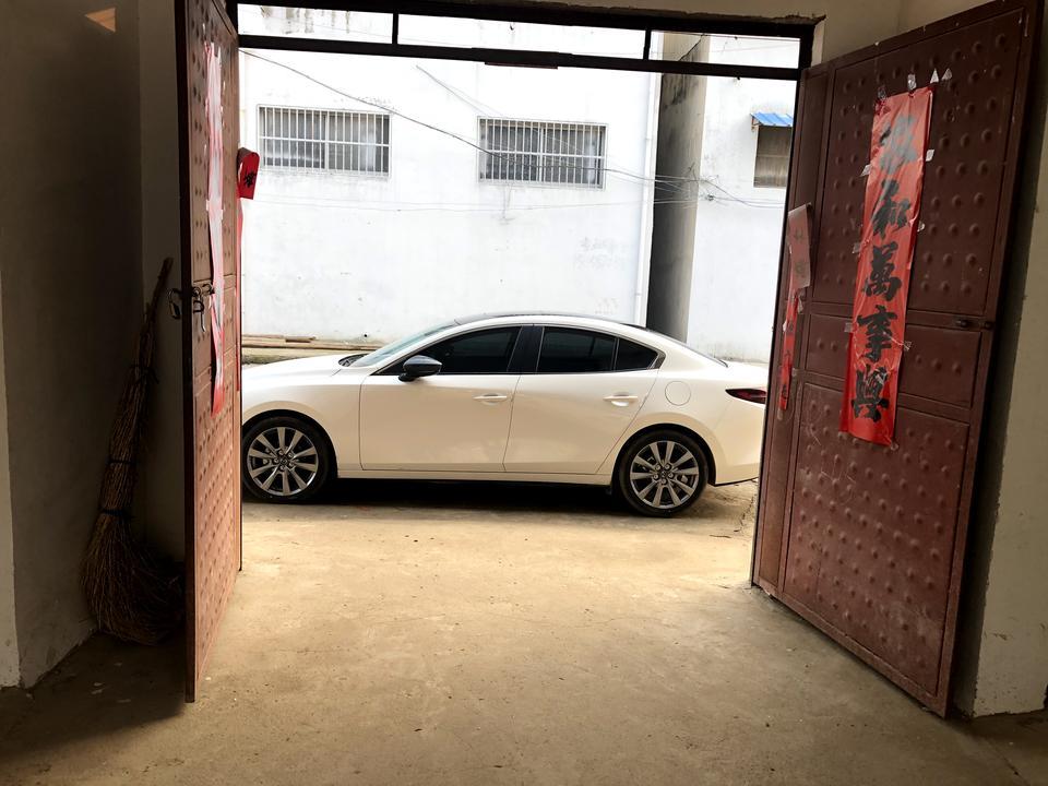 马自达3 昂克赛拉-2020质雅款，驾驶位的车窗一键升降能用了，只能按住升降了，其他车窗的都正常，请问各位马友是什么原因啊。