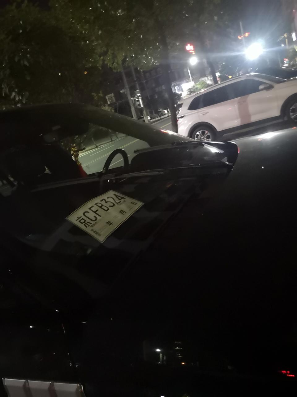 19揽胜行政美规，雨刷器停车熄火的时候不下去，求解！