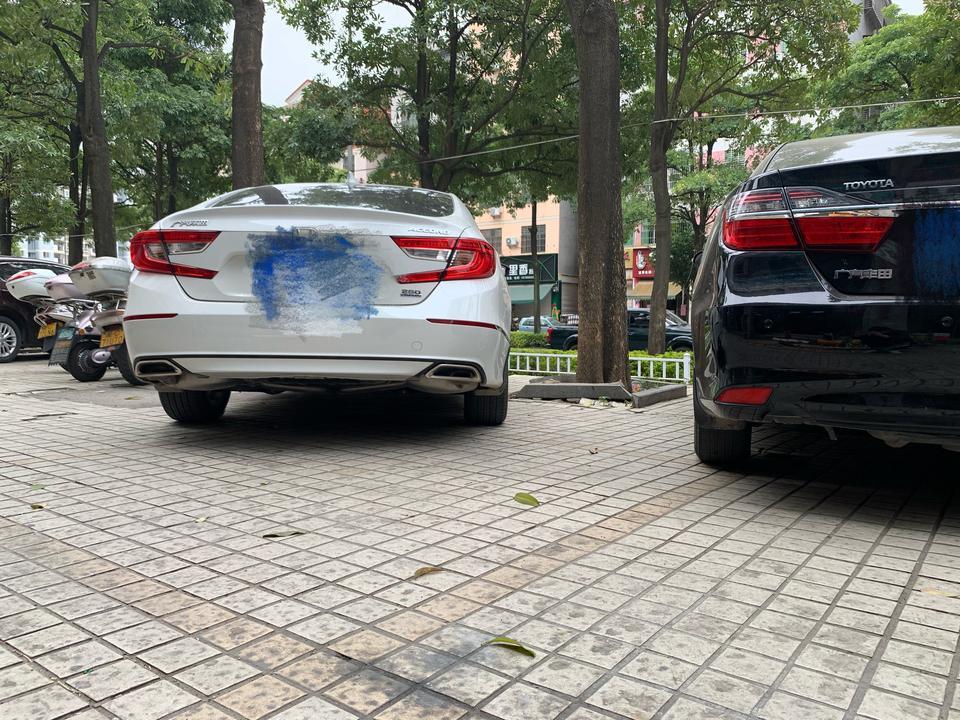 雅阁-你们的车后面轮子会感觉八字形的吗？好像有点严重