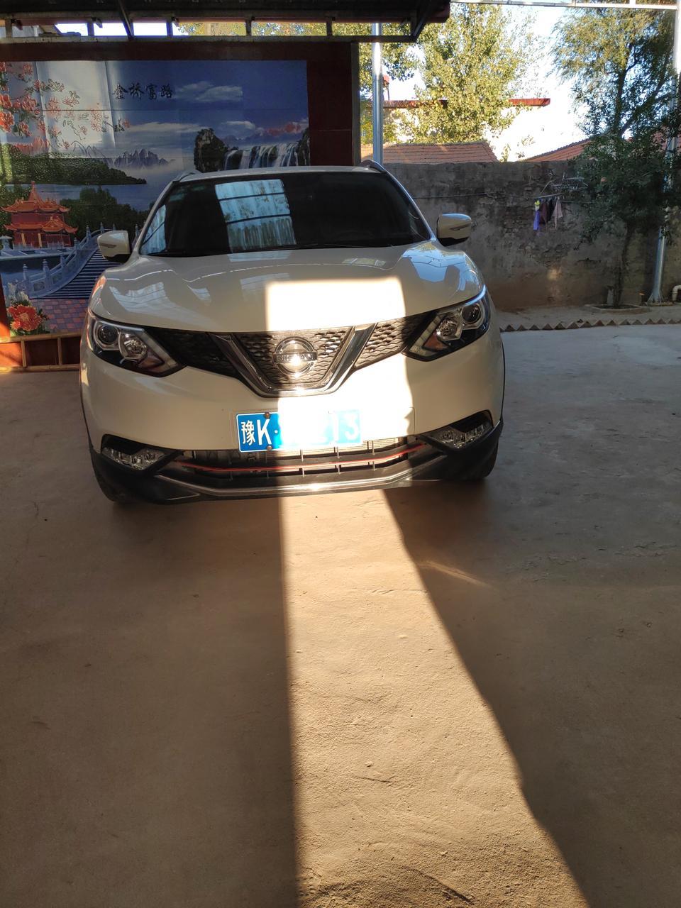 逍客安全带不容易回收，一年多的时候去4S店修了，现在3年半过保了，主副安全带都不好回收，副驾后玻璃升降缓慢还有点斜，猛打方向方向盘里面还有异响……