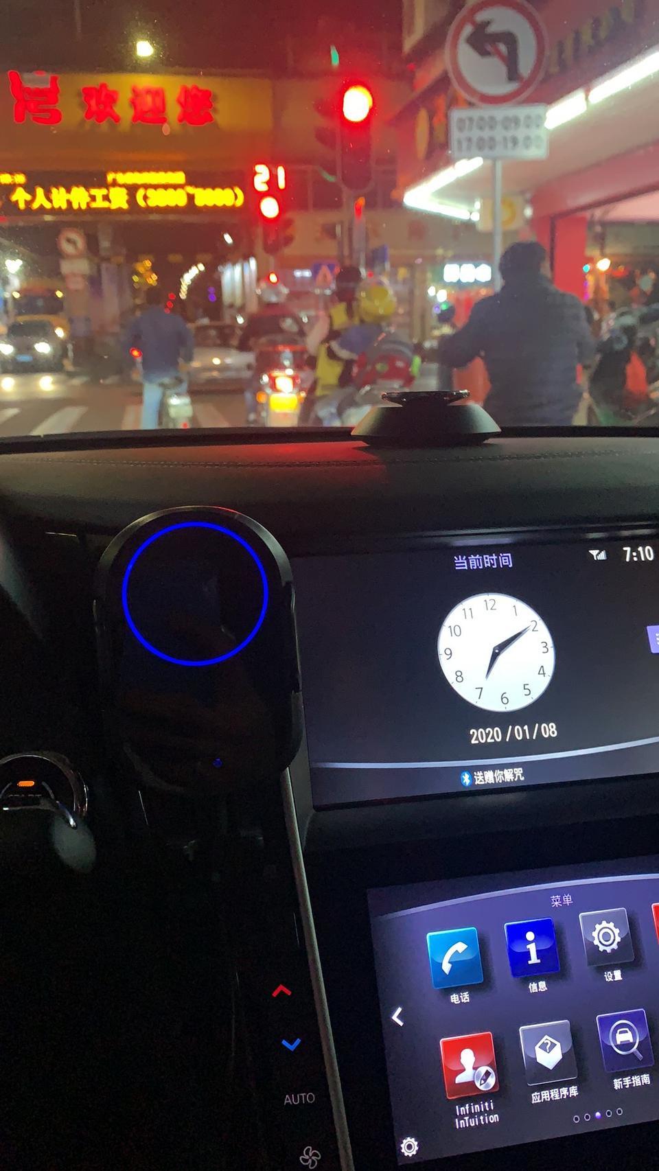 英菲尼迪q50l-为什么我的有很配件都显示不出来？修车店说要刷出来的……真的吗？