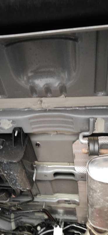 凯迪拉克xt5-提车2个月了今天才发现底盘没有一点防锈的！问下各车友这情况正常吗