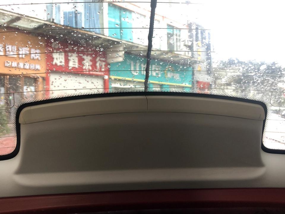13款名爵6
这个东西老化裂了在哪里可以买到！！