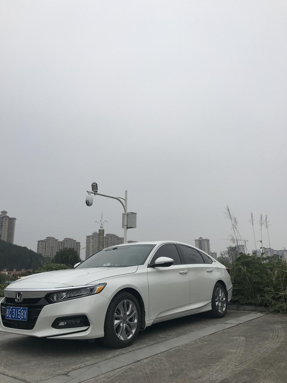 雅阁-坐标贵州遵义，想换一下大灯 远近带透镜 一抹蓝日行灯 有改过的朋友吗？有好的渠道求推荐一个，或者是某宝有好的链接给一个，谢谢各位了
