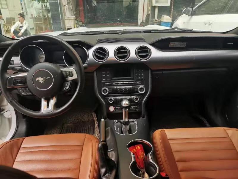 mustang-丐版的中控可以改成大屏幕+飞机拨片控制键吗