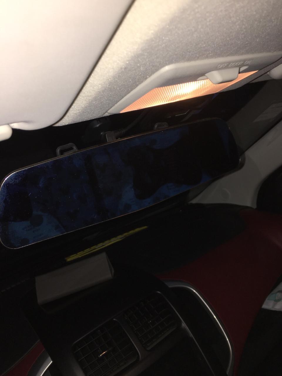 奔奔ev-奔奔车辆的车顶阅读灯使用方便吗？