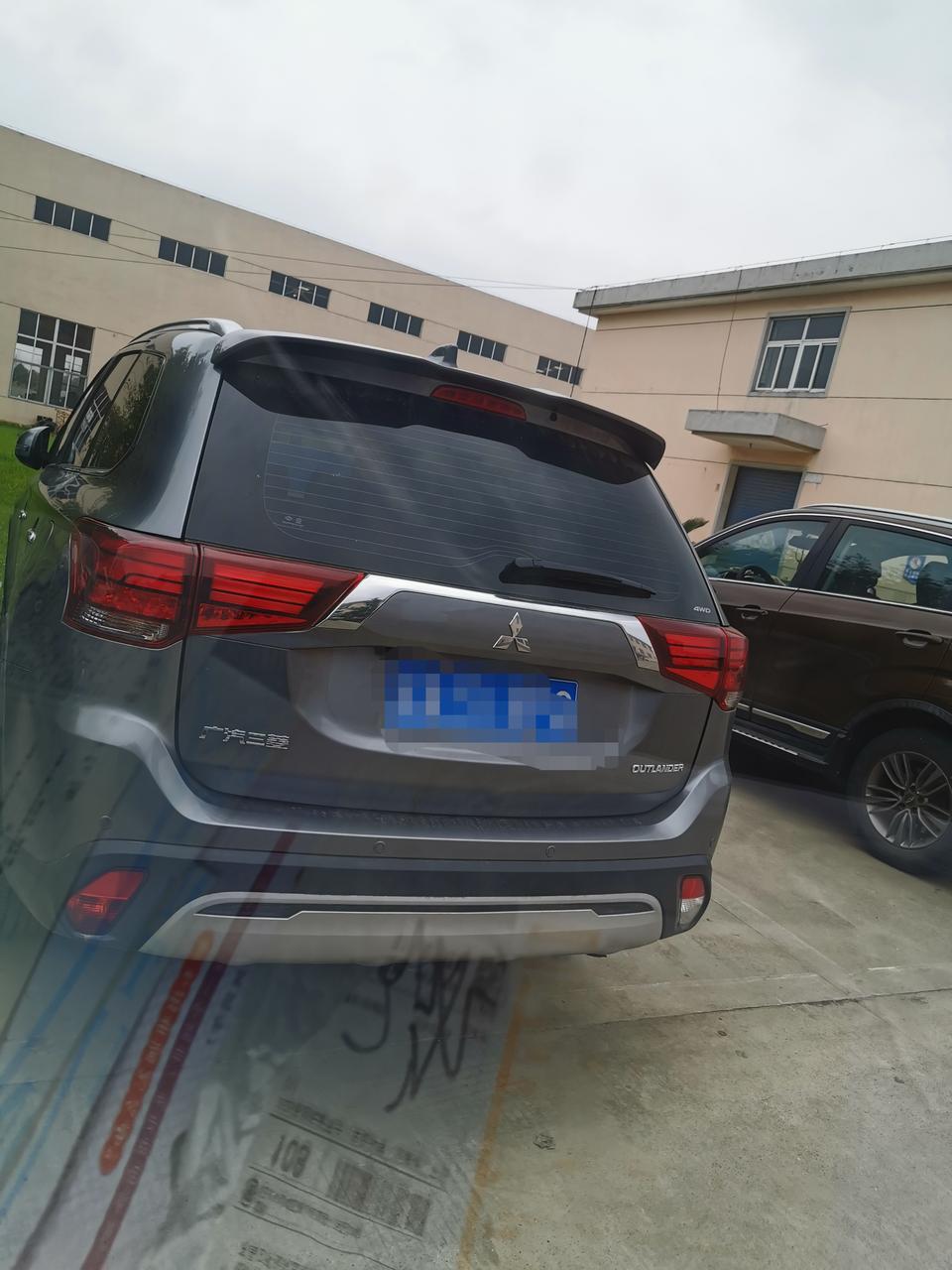 帕杰罗(进口)-买了欧蓝德想换帕杰罗，但是都是国足的南京能上牌么